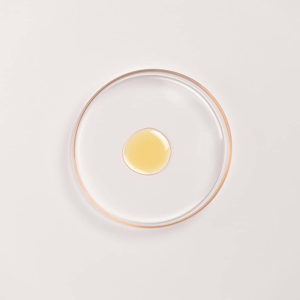 Kesaradi Denní Rozjasňující Pleťový Olej (Kesaradi Daily Glow Face Oil)