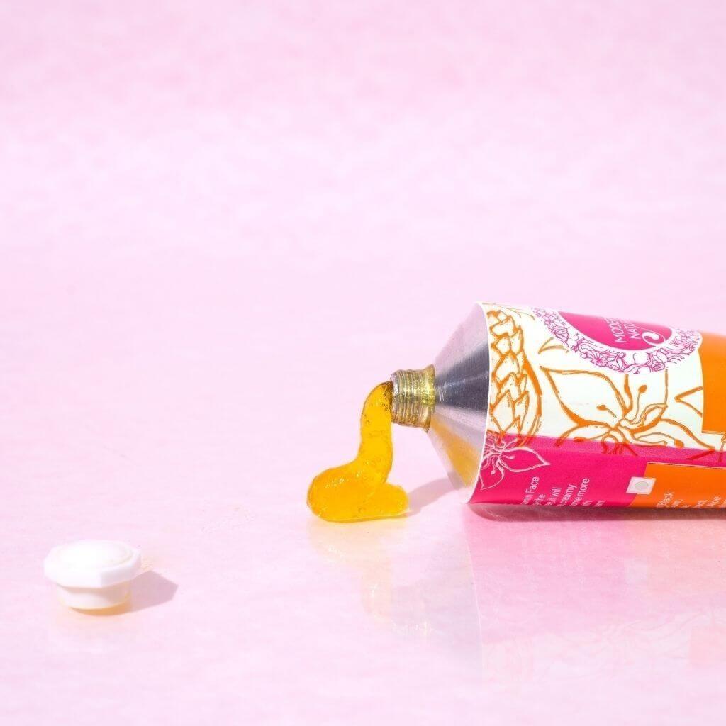 Nicumin Černucha Rozjasňující Čisticí Želé na Obličej – S Účinnými Extrakty Černuchy, Lékořice a Šafránu Obohacené Niacinamidem (Nicumin Black Seed Brightening Face Cleansing Jelly)